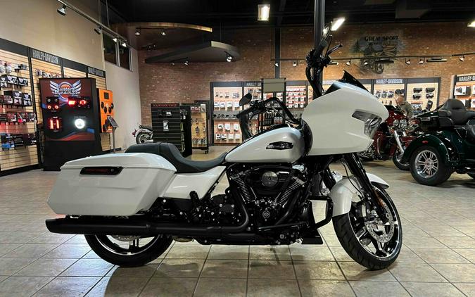 2024 Harley-Davidson Road Glide® White Onyx Pearl
