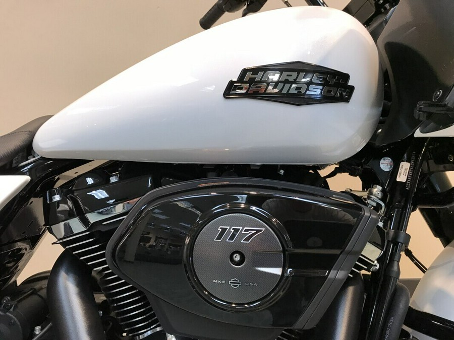 2025 Harley-Davidson Road Glide® White Onyx Pearl - Black Finish FLTRX