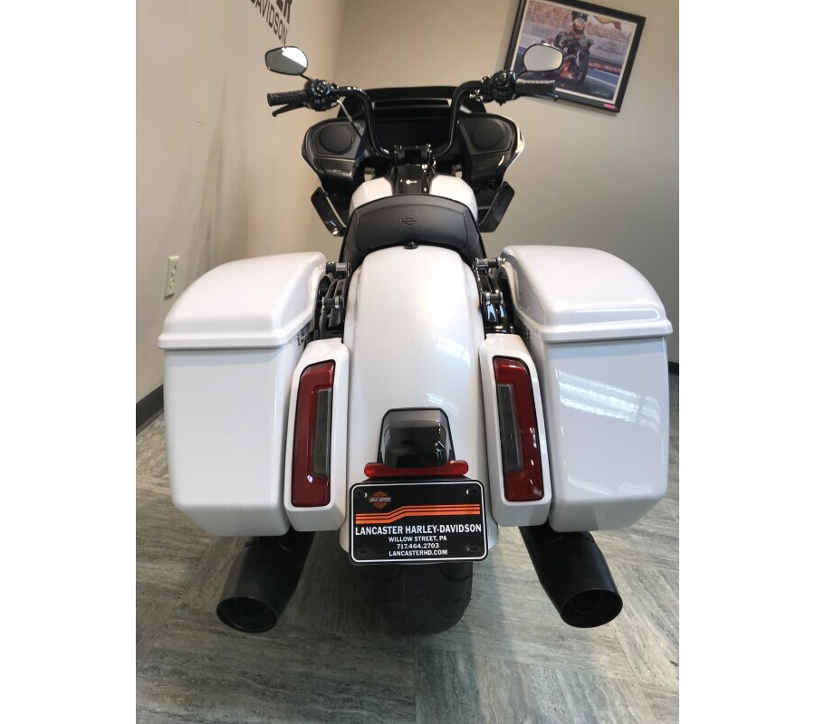 2025 Harley-Davidson Road Glide® White Onyx Pearl - Black Finish FLTRX