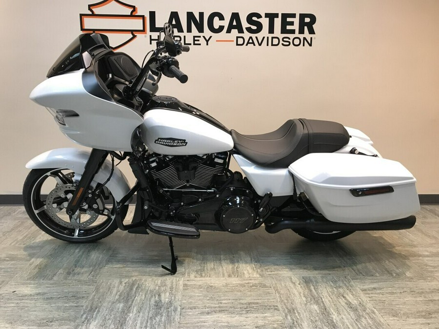 2025 Harley-Davidson Road Glide® White Onyx Pearl - Black Finish FLTRX