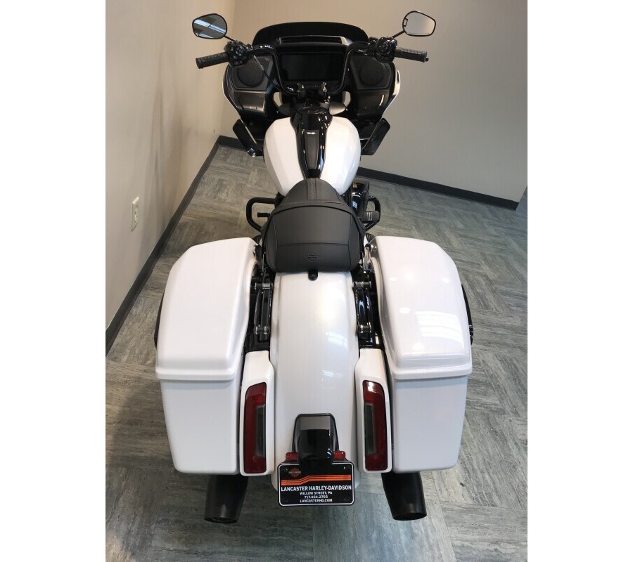 2025 Harley-Davidson Road Glide® White Onyx Pearl - Black Finish FLTRX