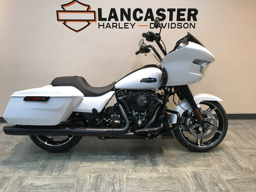 2025 Harley-Davidson Road Glide® White Onyx Pearl - Black Finish FLTRX