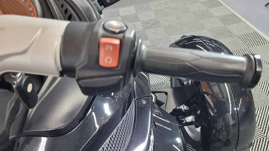 2013 CAN AM Spyder RS-S SM5