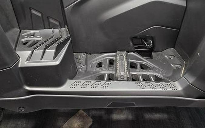 2026 Can-Am® OUTLANDER MAX BACKCOUNTRY 1R