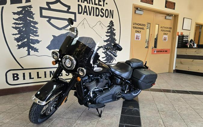 2022 Harley-Davidson® Heritage Classic 114 Vivid Black (Chrome Finish w/ Cast Wheels)