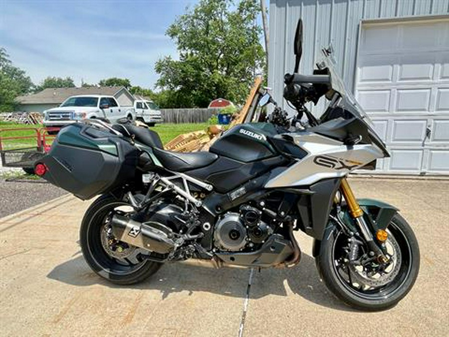 2024 Suzuki GSX-S1000GX+
