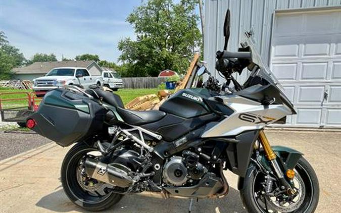 2024 Suzuki GSX-S1000GX+