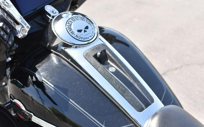 2024 Harley-Davidson Tri Glide Ultra Vivid Black FLHTCUTG