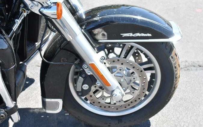 2024 Harley-Davidson Tri Glide Ultra Vivid Black FLHTCUTG