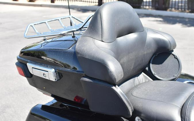 2024 Harley-Davidson Tri Glide Ultra Vivid Black FLHTCUTG