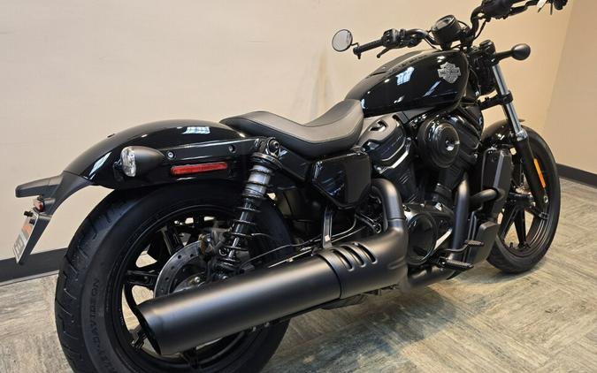 2025 Harley-Davidson® Nightster® Vivid Black RH975