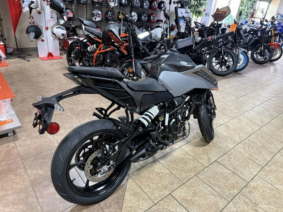 2026 KTM Duke 250