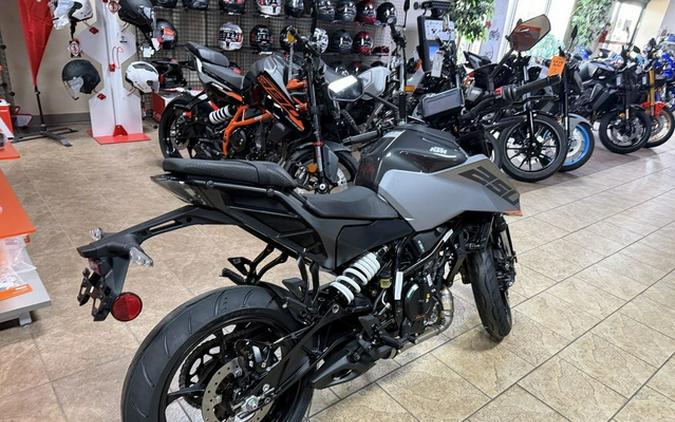 2026 KTM Duke 250