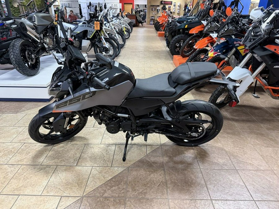 2026 KTM Duke 250