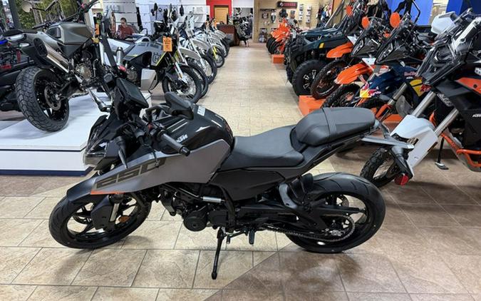 2026 KTM Duke 250