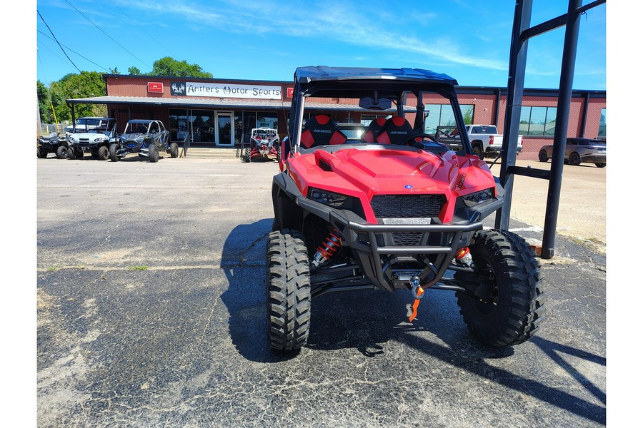 2025 Polaris Industries GENERAL XP 4 1000 PREMIUM - INDY RED Premium