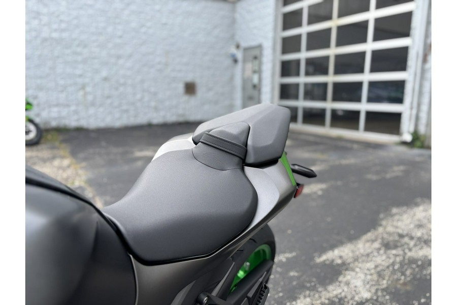 2026 Kawasaki Z1100 SE ABS