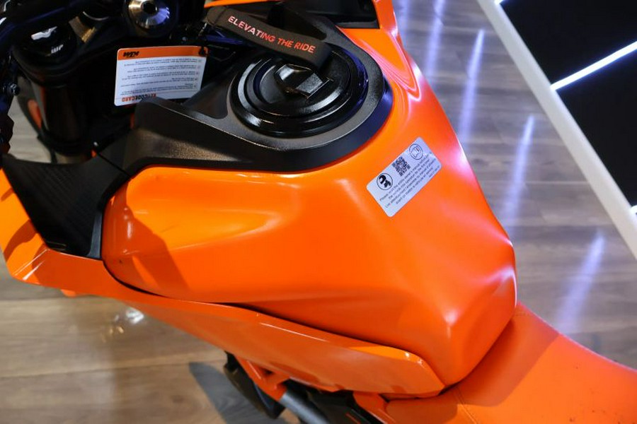 2024 KTM 390 Duke R