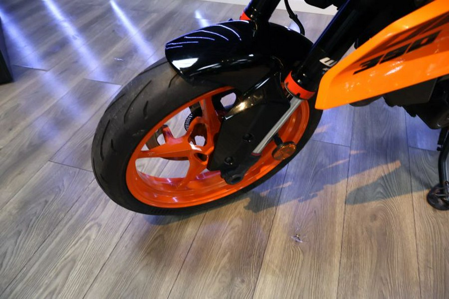 2024 KTM 390 Duke R