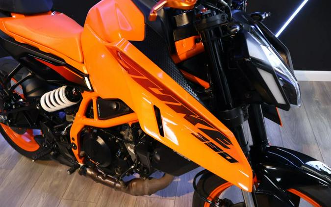 2024 KTM 390 Duke R