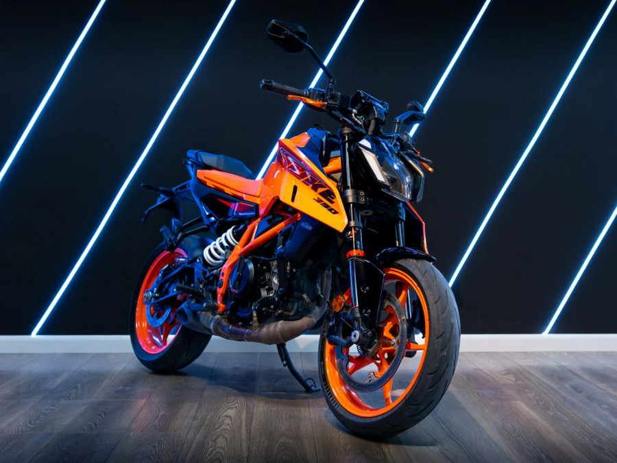 2024 KTM 390 Duke R