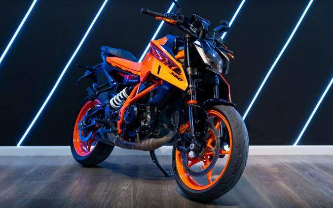 2024 KTM 390 Duke R