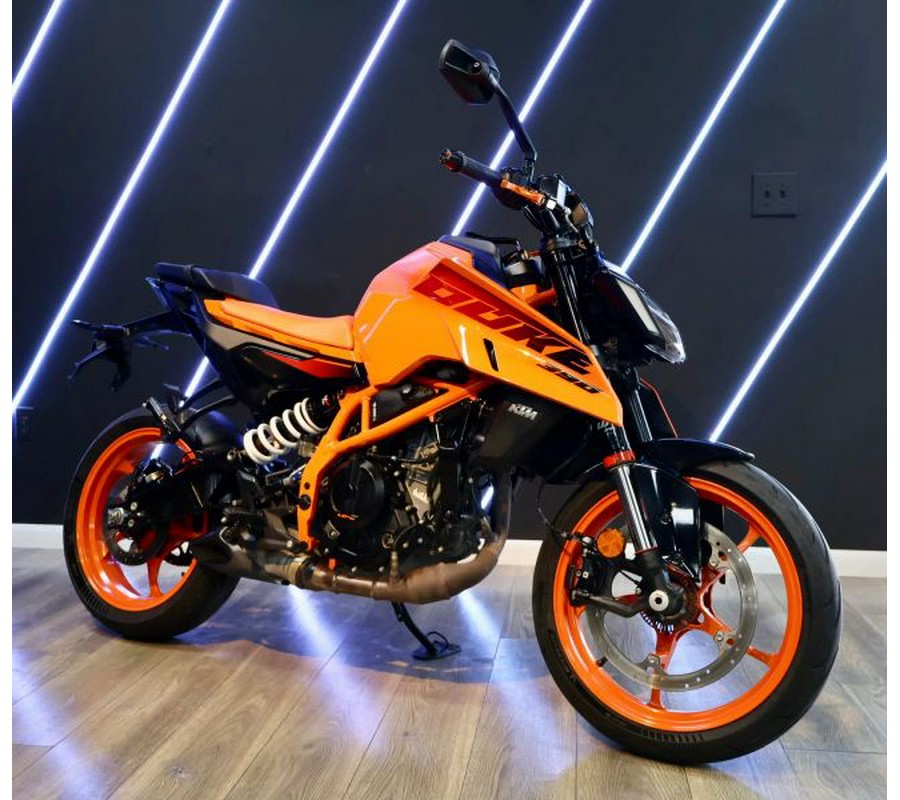 2024 KTM 390 Duke R