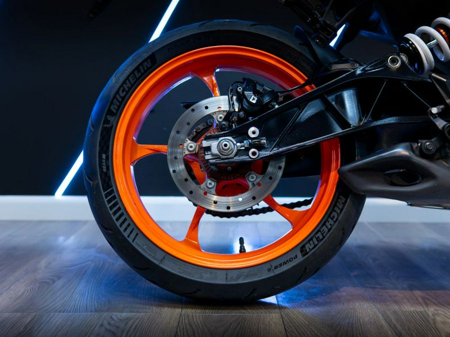 2024 KTM 390 Duke R