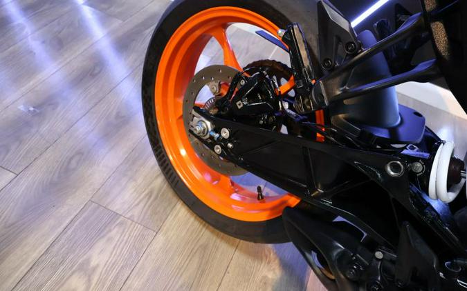 2024 KTM 390 Duke R