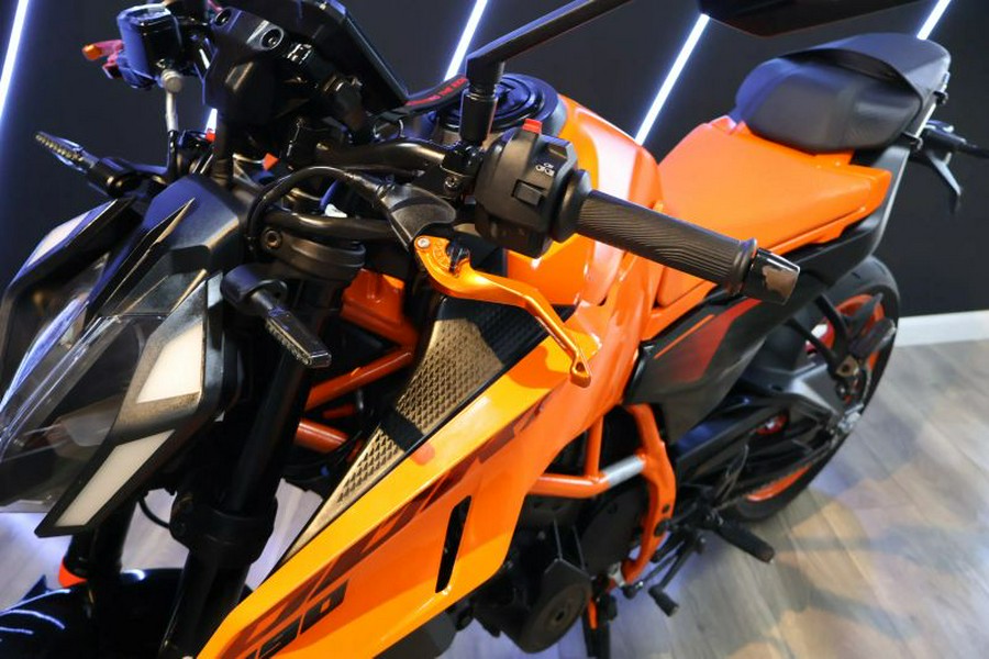 2024 KTM 390 Duke R