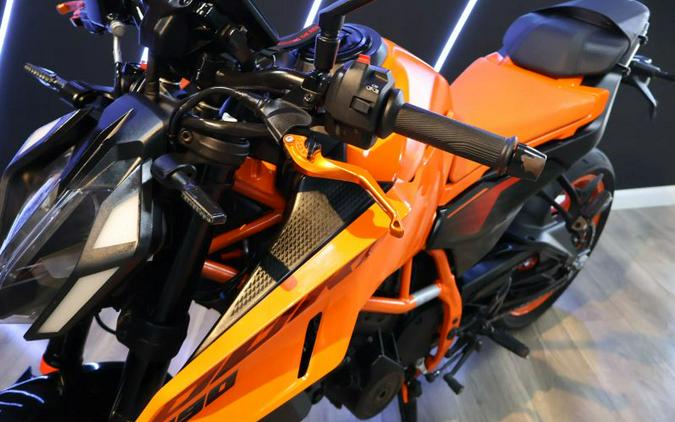 2024 KTM 390 Duke R