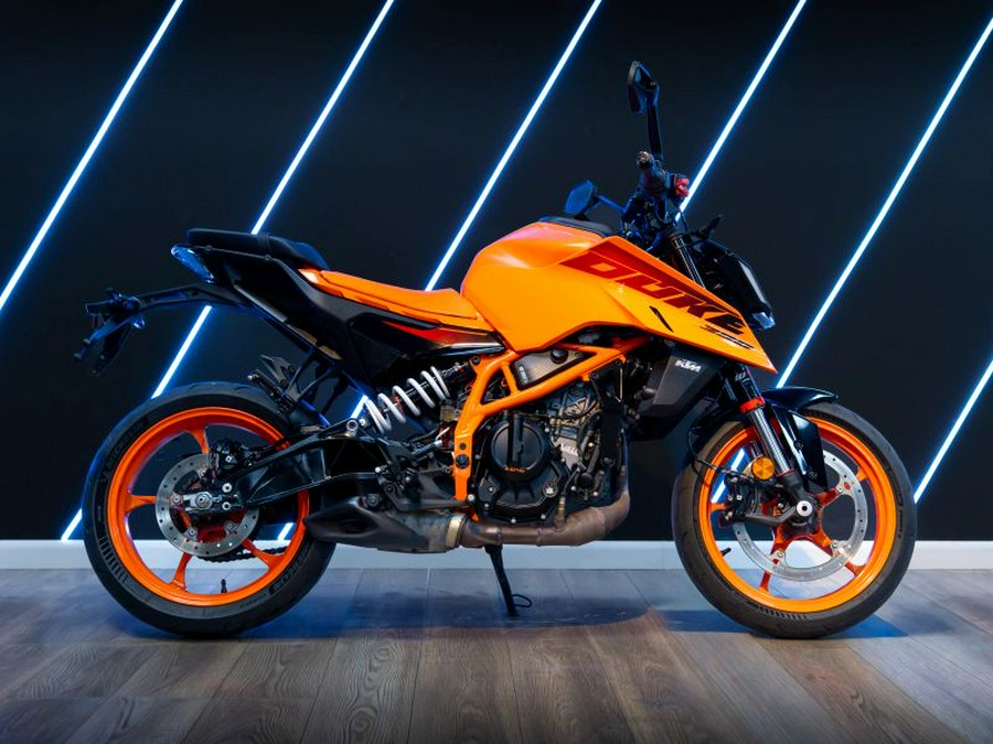 2024 KTM 390 Duke R