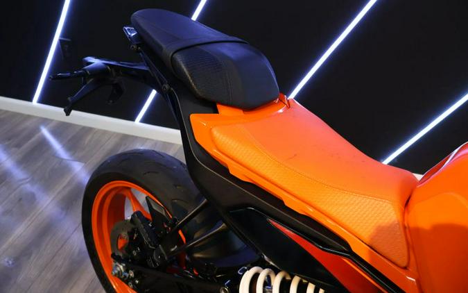 2024 KTM 390 Duke R