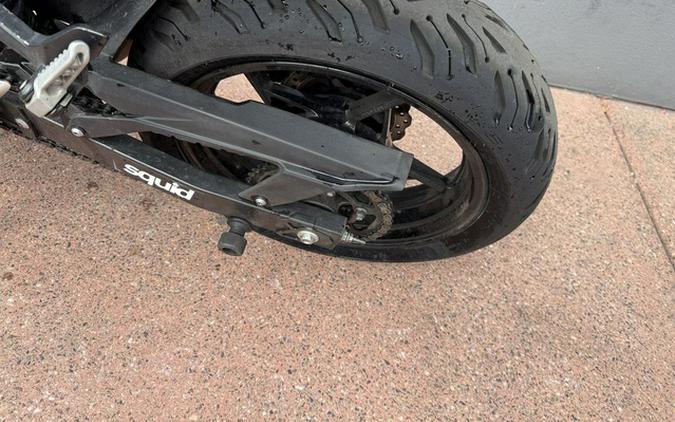 2022 Kawasaki Ninja 400 ABS Metallic Carbon GrayMetallic Flat Spark Black