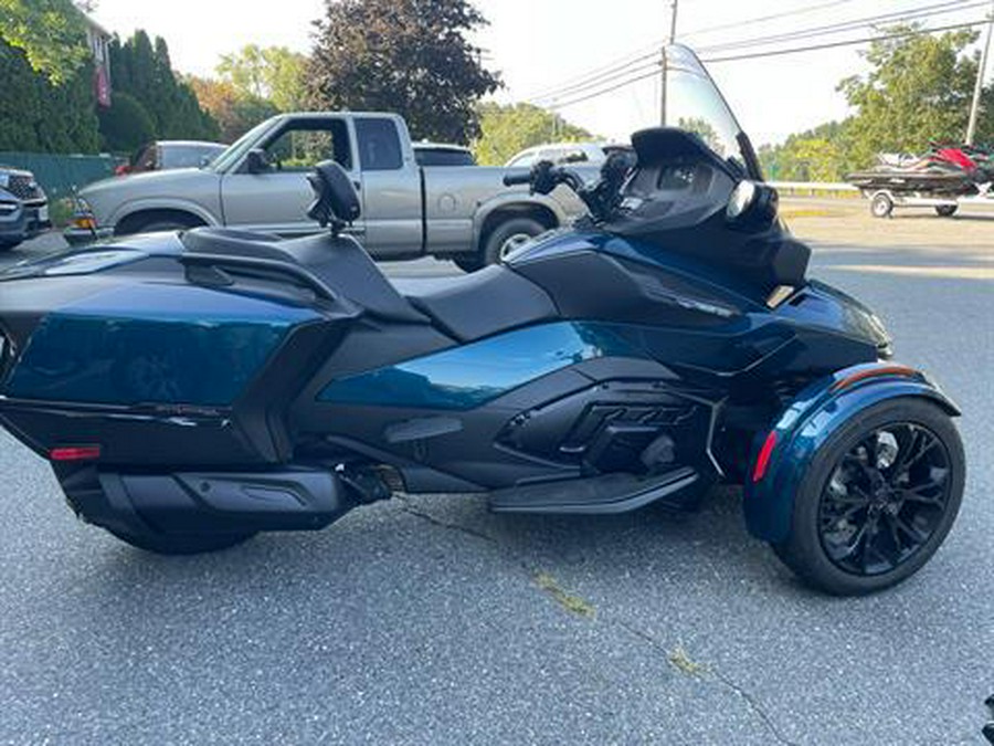 2022 Can-Am Spyder RT