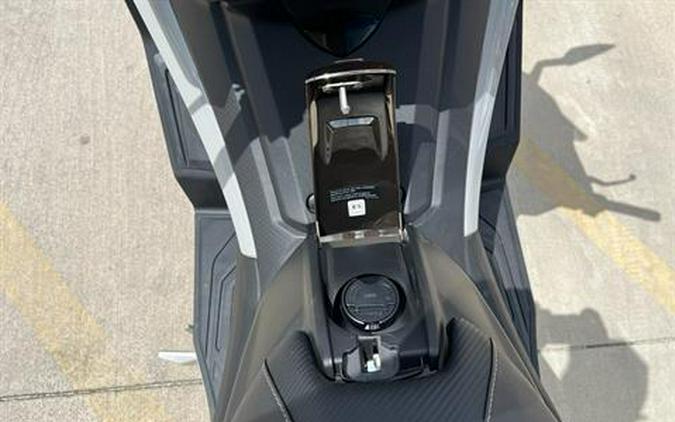2025 Kymco AK 550i ABS