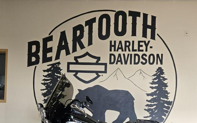 2024 Harley-Davidson® Heritage Classic Vivid Black - Black Finish