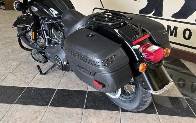 2024 Harley-Davidson® Heritage Classic Vivid Black - Black Finish