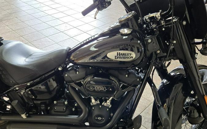 2024 Harley-Davidson® Heritage Classic Vivid Black - Black Finish