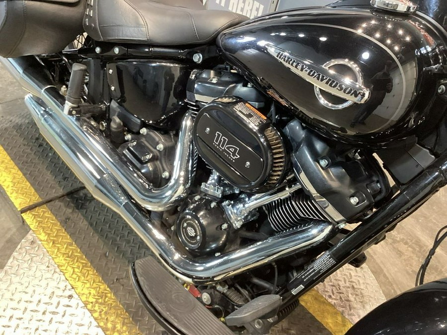 2020 Harley-Davidson® FLHCS - Heritage Classic 114