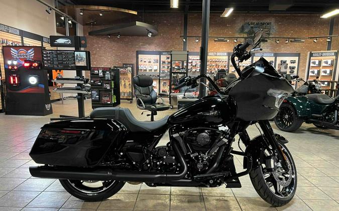 2024 Harley-Davidson Road Glide® Vivid Black