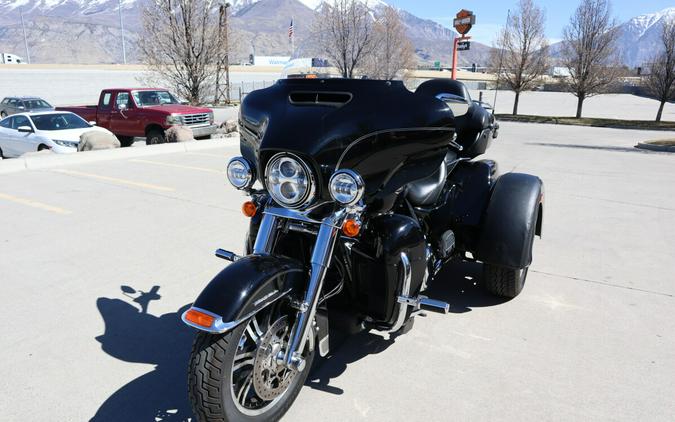 2017 Harley-Davidson Tri Glide Ultra FLHTCUTG