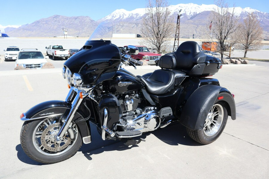 2017 Harley-Davidson Tri Glide Ultra FLHTCUTG
