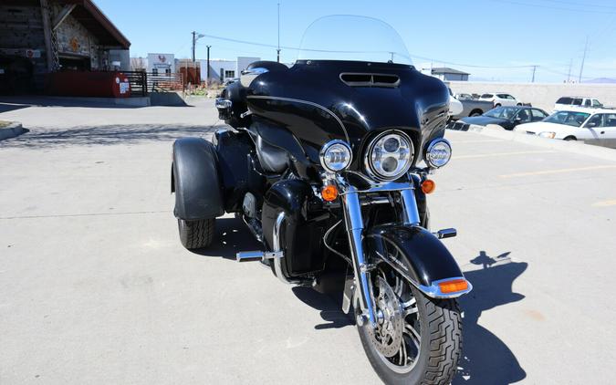 2017 Harley-Davidson Tri Glide Ultra FLHTCUTG