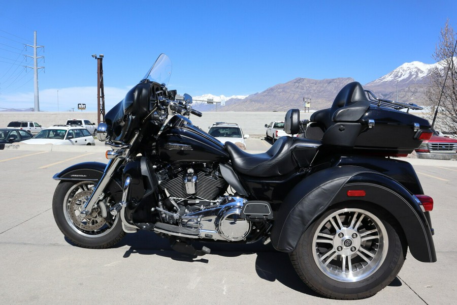2017 Harley-Davidson Tri Glide Ultra FLHTCUTG