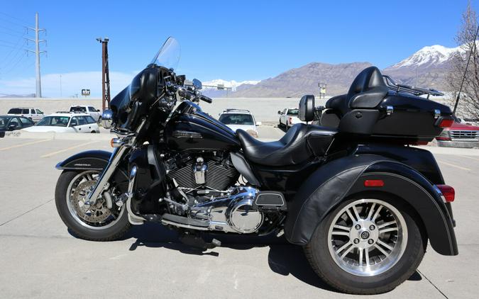 2017 Harley-Davidson Tri Glide Ultra FLHTCUTG