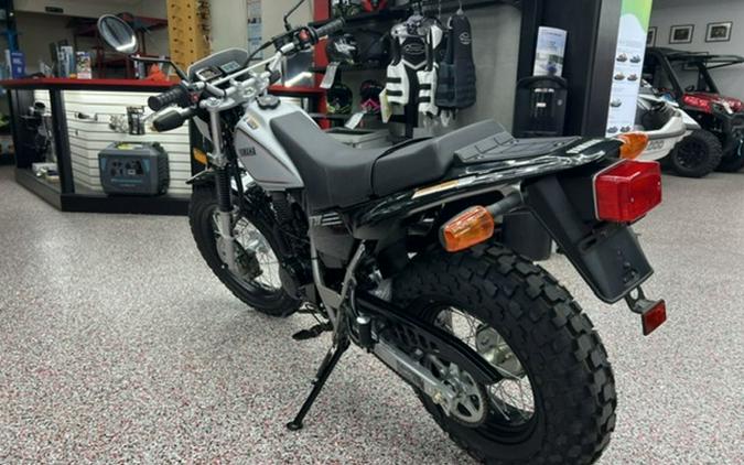2027 Yamaha TW 200