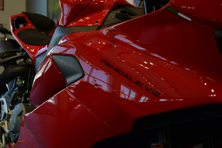 2026 Ducati PANIGALE V2