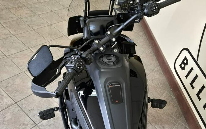 2022 Harley-Davidson® Pan America™ 1250 Special Black