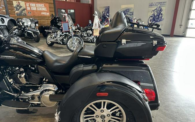 2018 Harley-Davidson® Tri Glide® Ultra FLHTCUTG